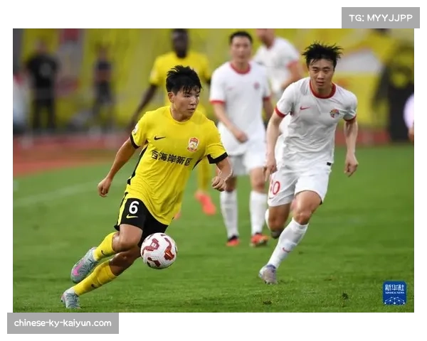 青岛海牛赛季首胜关键 韦子弦稳定发挥筑牢防线基础 青岛海牛赛季首胜关键 韦子弦稳定发挥筑牢防线基础